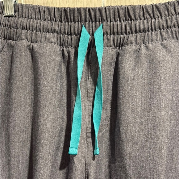 Figs Straight Leg Scrub Pants - Picture 3 of 9